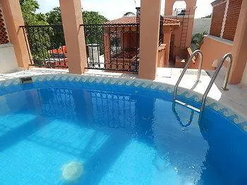 Отель B And B Lux Villa Paraiso