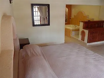 B And B Lux Villa Paraiso Отель